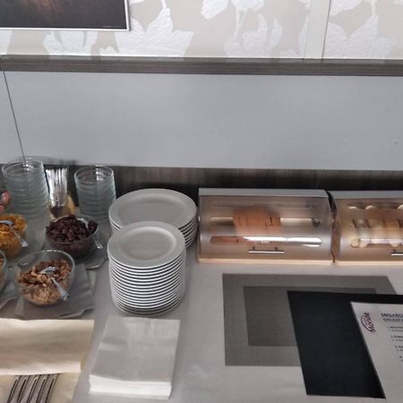 Hotel Monde Uhersky Brod Bagian luar foto