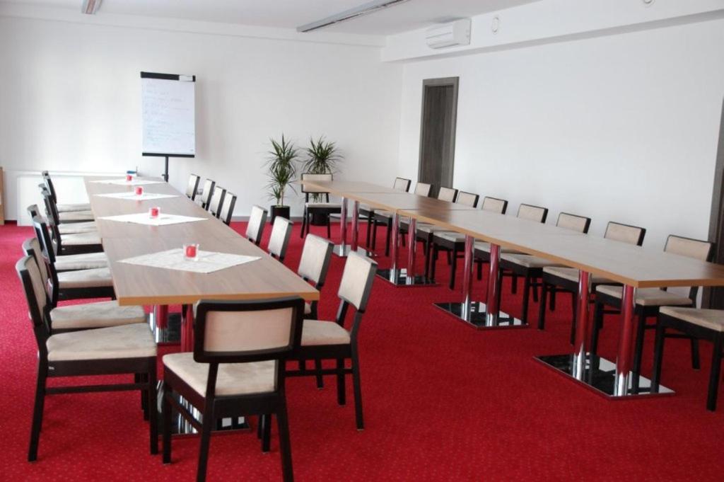 Hotel Monde Uhersky Brod Bagian luar foto