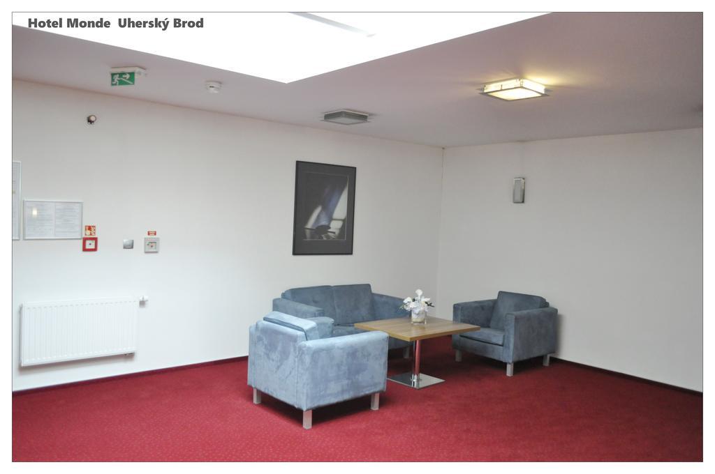 Hotel Monde Uhersky Brod Bagian luar foto