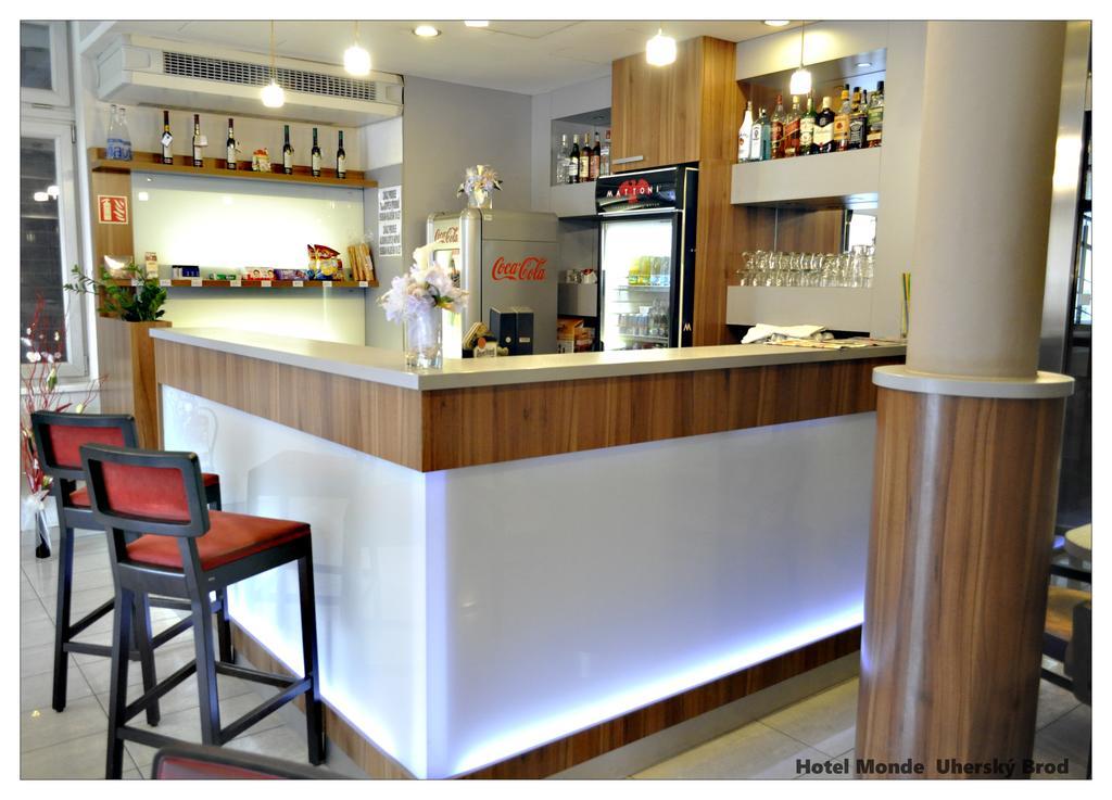 Hotel Monde Uhersky Brod Bagian luar foto